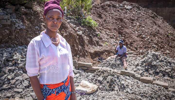 How your support is helping us to strengthen this family so the mum doesn’t have to work nearly 70 hours a week in a quarry, breaking stones in the sweltering Kenya sun